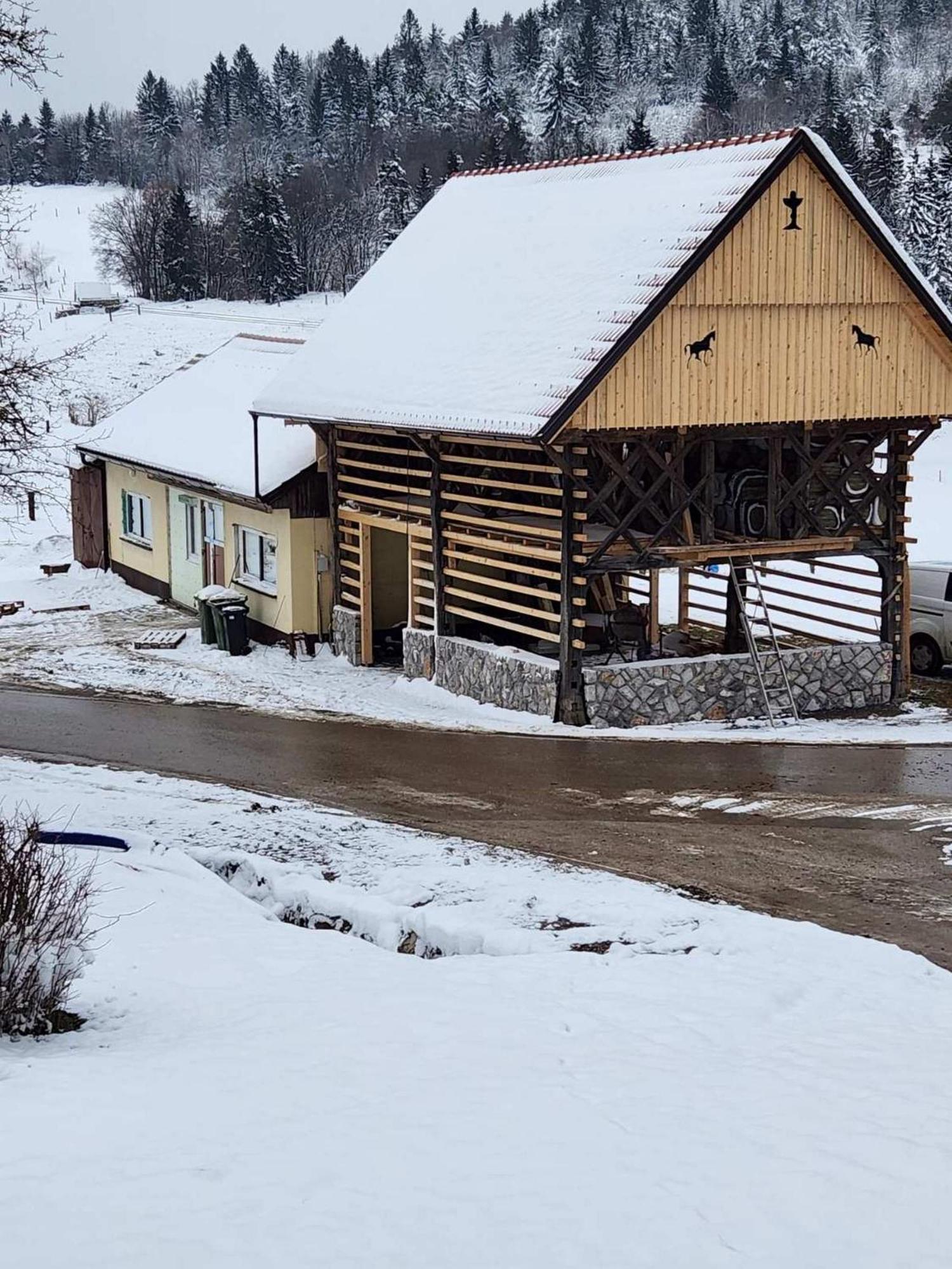 Cowboy's Land * Visnja Gora